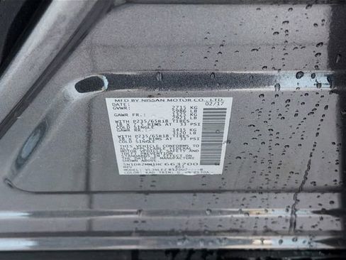 Used 2017 Nissan Pathfinder SV image 29