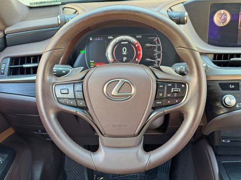 Used 2021 Lexus ES 300h w/ Accessory Package 2 FWD image 18