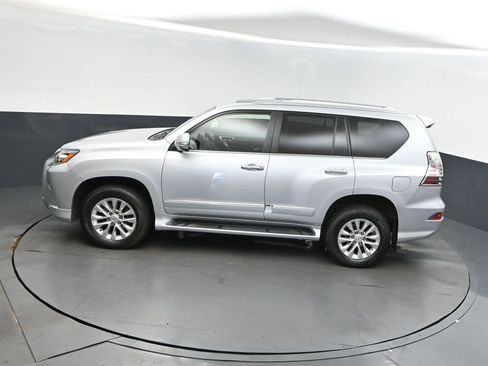 Used 2015 Lexus GX 460 image 31