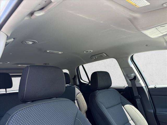 Used 2023 GMC Acadia SLE FWD image 29