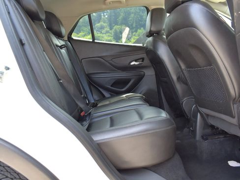 Used 2020 Buick Encore Essence FWD image 61