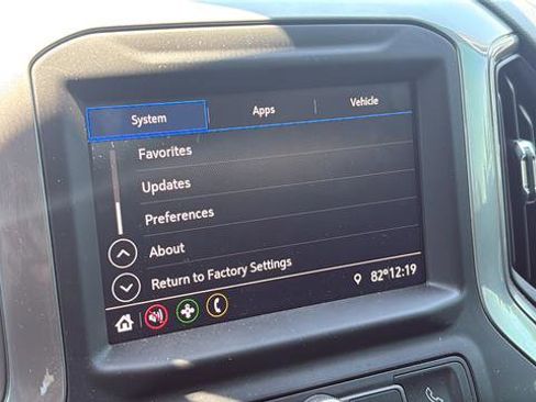 Used 2022 Chevrolet Silverado 1500 Custom w/ Safety Confidence Package AWD/4WD image 23