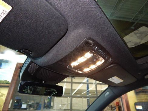 Used 2021 Mercedes-Benz GLS 580 4MATIC image 14