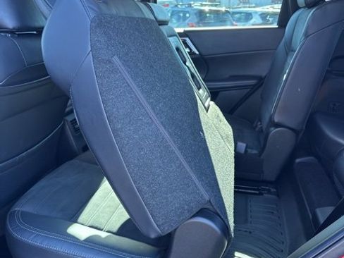 Used 2022 Mitsubishi Outlander SE image 12