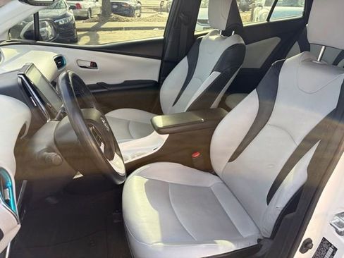 Used 2018 Toyota Prius Prime Advanced image 16