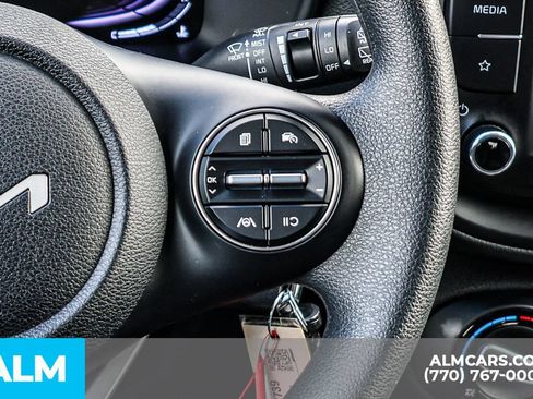 Used 2025 Kia Soul LX w/ LX Technology Package FWD image 36