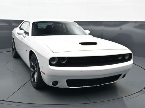 Used 2019 Dodge Challenger R/T w/ Driver Convenience Group RWD image 6