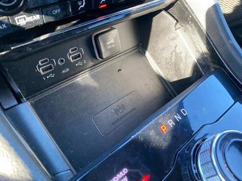 Used 2023 Jeep Grand Cherokee L Limited w/ Luxury Tech Group II image 22