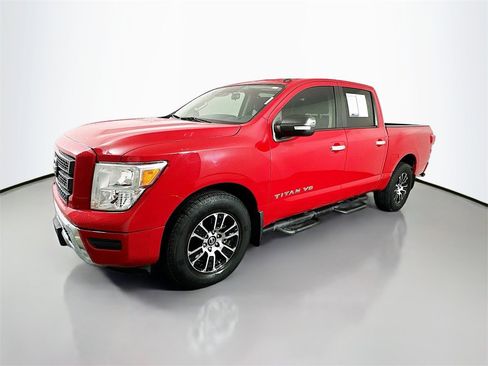 Used 2020 Nissan Titan SV w/ Accessory Utility Package image 3