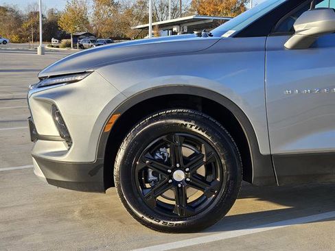 Used 2025 Chevrolet Blazer LT image 6