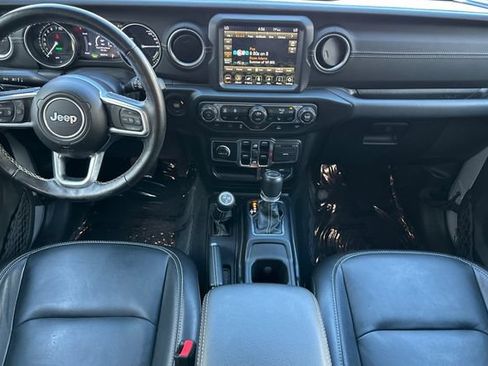 Used 2023 Jeep Wrangler Unlimited Sahara w/ Cold Weather Group AWD/4WD image 15