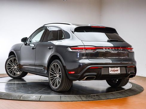 Used 2025 Porsche Macan image 3