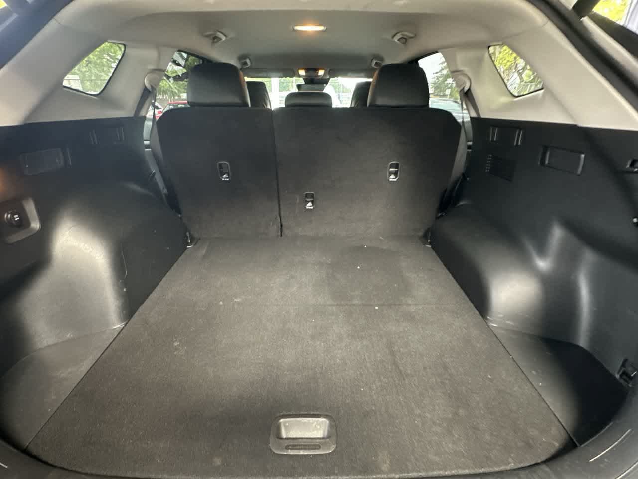 Used 2026 Kia Sportage EX FWD image 25