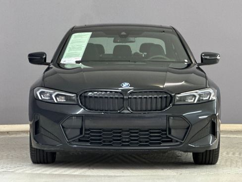 Certified 2023 BMW 330e w/ M Sport Package image 5