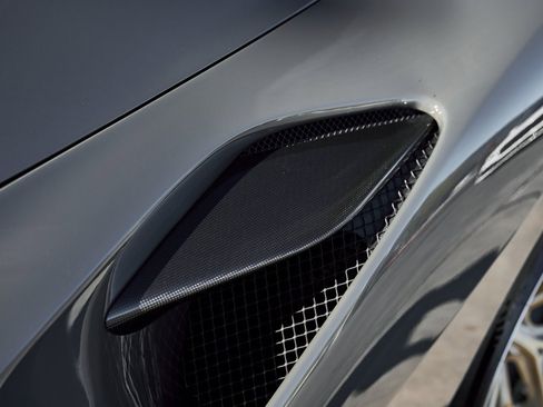 Used 2022 Ferrari F8 Tributo image 9