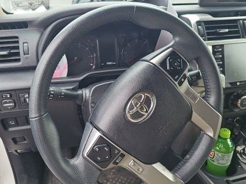 Used 2022 Toyota 4Runner SR5 Premium w/ Moonroof Package AWD/4WD image 8
