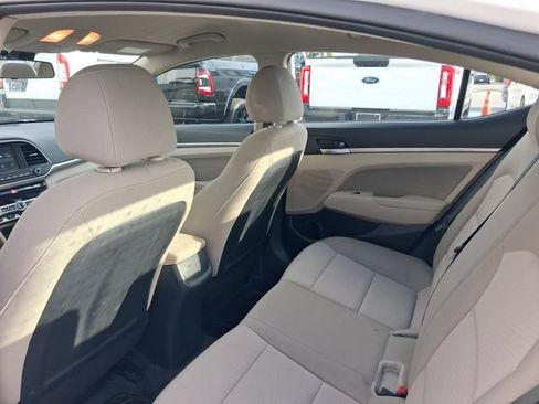 Used 2020 Hyundai Elantra SEL FWD image 5