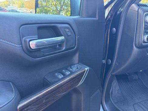 Used 2020 GMC Sierra 1500 SLE w/ SLE Value Package image 19