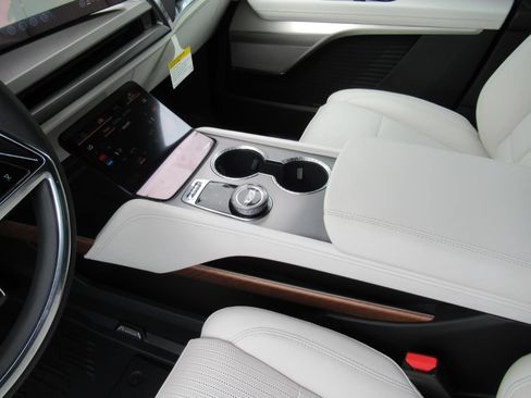 New 2027 Cadillac Vistiq Sport AWD/4WD image 17