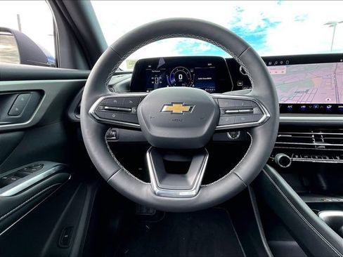 New 2027 Chevrolet Traverse LT w/ Driver Confidence Package AWD/4WD image 17