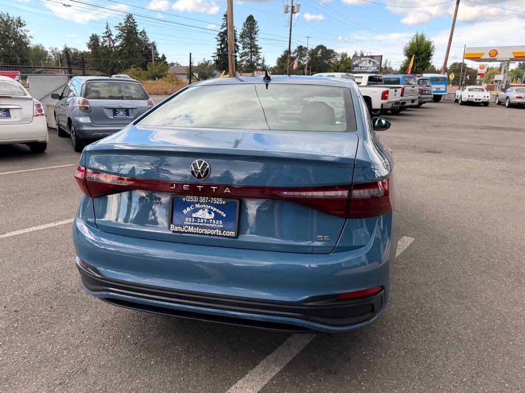 Used 2025 Volkswagen Jetta SE FWD image 7