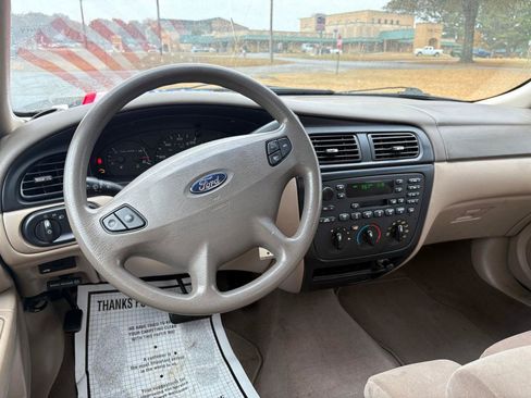 Used 2001 Ford Taurus SE FWD image 9