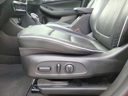 Used 2024 Buick Encore GX Avenir image 17