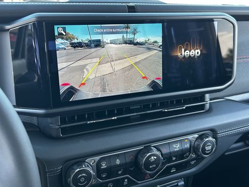 New 2025 Jeep Gladiator Rubicon w/ Convenience Group image 21