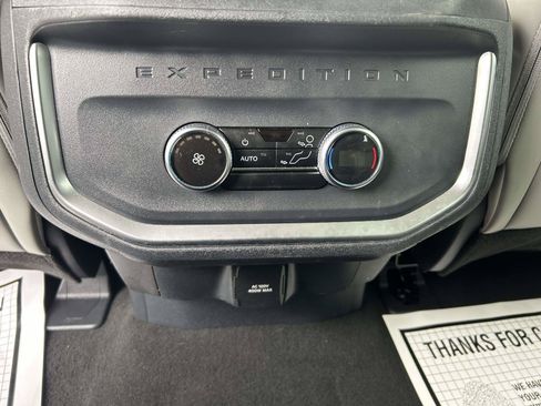 Used 2025 Ford Expedition Active RWD image 18