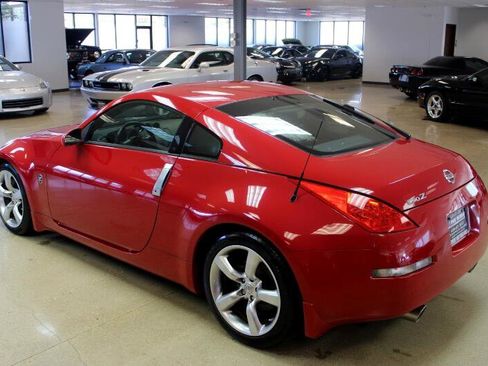 Used 2006 Nissan 350Z Base w/ (N93) Cargo Convenience Pkg image 5