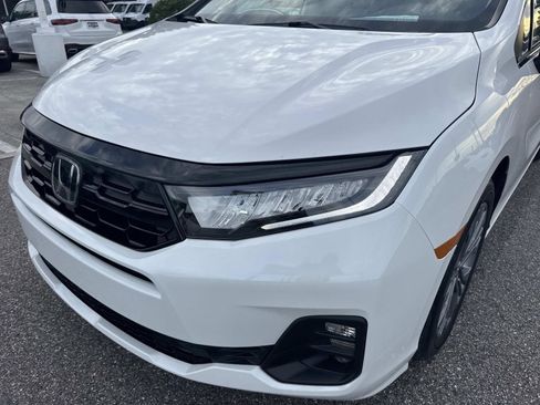 Used 2025 Honda Odyssey Touring image 9