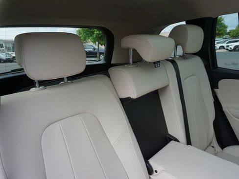 Used 2025 Mercedes-Benz GLB 250 image 57