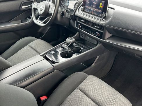 Used 2024 Nissan Rogue SV FWD image 17