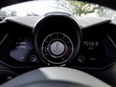 Used 2023 Aston Martin V8 Vantage Coupe image 6