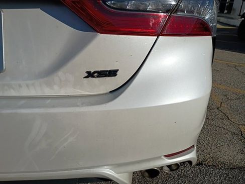 Used 2022 Toyota Camry XSE image 5