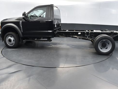New 2026 Ford F450 XL w/ XL Chrome Package image 2