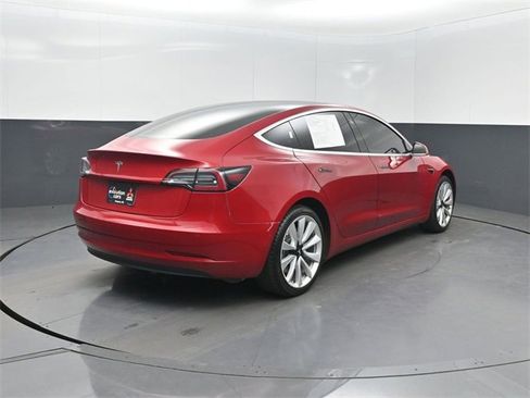 Used 2019 Tesla Model 3 Standard Range Plus image 32