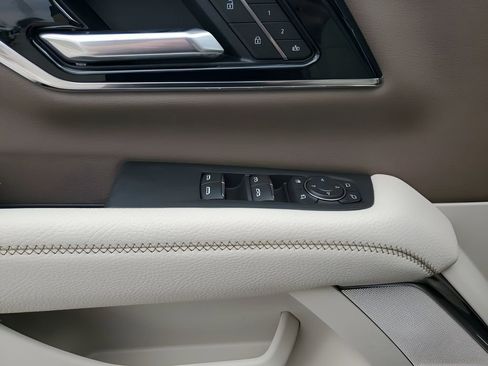 New 2026 GMC Yukon Denali w/ Sun & Power Step Package image 27