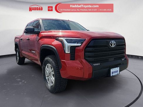 Used 2023 Toyota Tundra SR5 w/ SR5 Convenience Package AWD/4WD image 8
