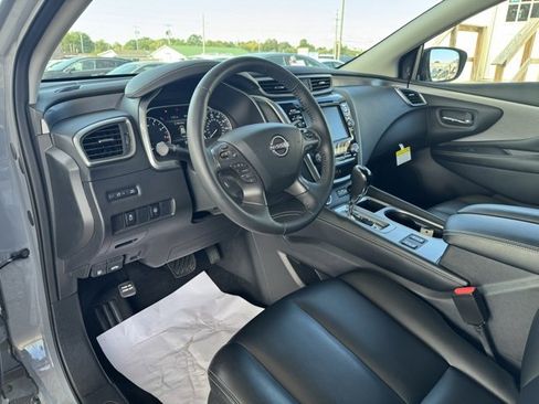 Used 2024 Nissan Murano SV w/ SV Midnight Edition Package image 19