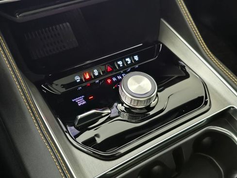 New 2026 Jeep Grand Wagoneer 4WD image 37