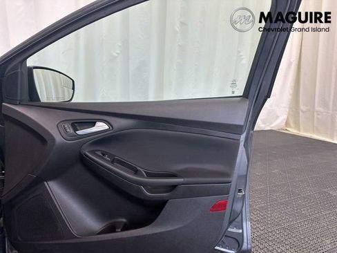 Used 2016 Ford Focus SE image 16