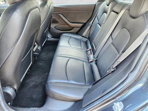 Used 2018 Tesla Model 3 Long Range image 19