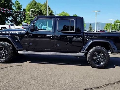 Used 2025 Jeep Gladiator Sport AWD/4WD image 5