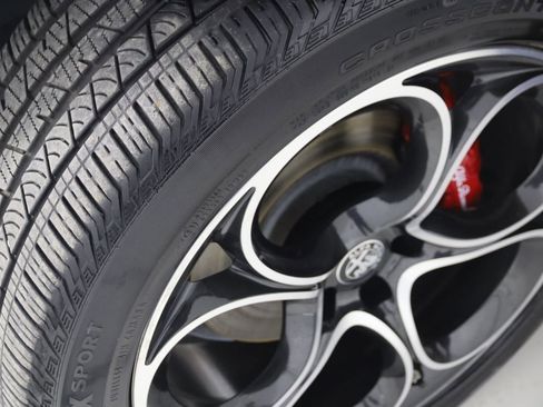 Used 2024 Alfa Romeo Stelvio Veloce image 26