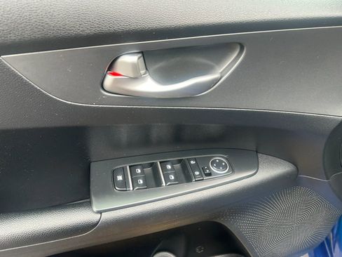 Used 2021 Kia Forte LXS image 12