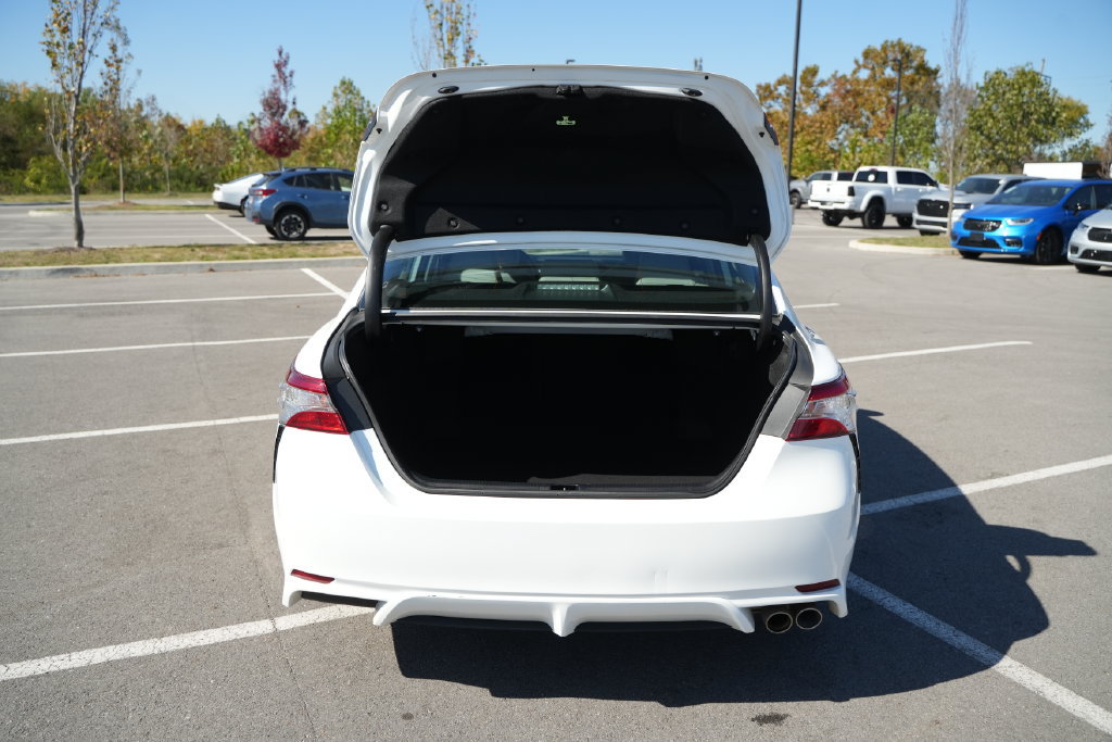 Used 2020 Toyota Camry SE FWD image 17