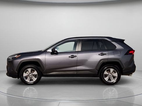 Used 2025 Toyota RAV4 XLE FWD image 2