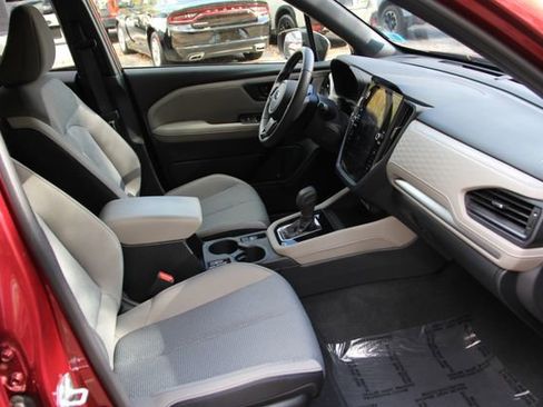 Used 2025 Subaru Forester Premium AWD/4WD image 32