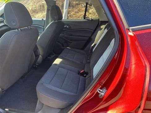 Used 2024 Chevrolet Trax LS w/ LS Convenience Package image 11